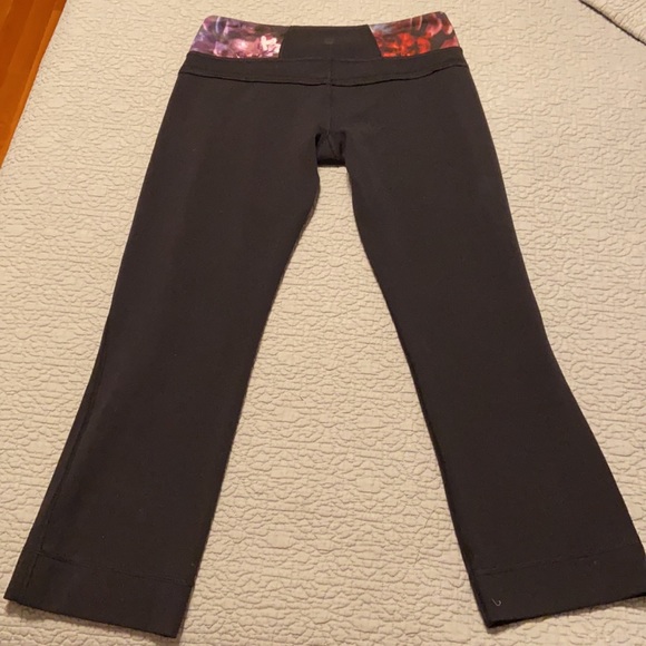 Lululemon Yoga Cropped Pants - Picture 3 of 12